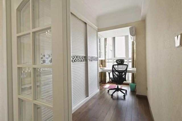 「」亲戚都来参观我的新家，简单大气的装修，是我心中理想的家