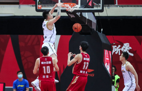 张镇麟|首秀！张镇麟27+12完爆所有新秀，祝铭震6中1、朱松玮8分