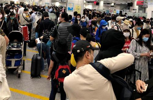 【澳门】封关大限前，他们集体“逃离”港澳抢闸入粤