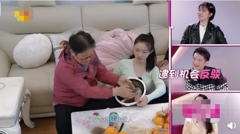 「梁小冰」林允遭妈妈催婚却因两人对话太过经典引共鸣，网友：要不要这么真实