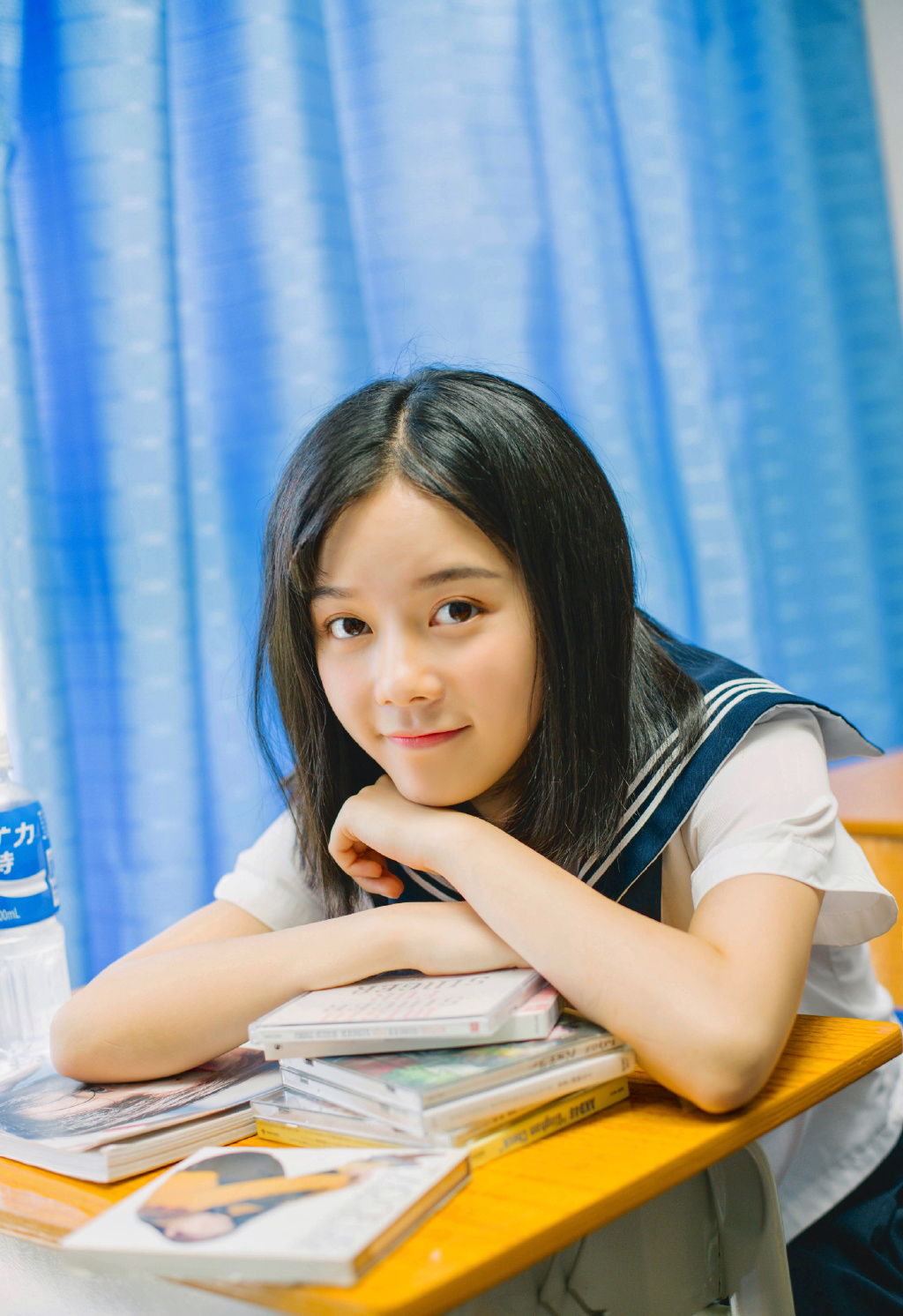 [小升初]教室里的小学妹穿着可爱的校服！