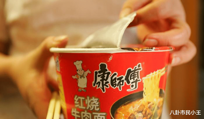 食材|国产剧越来越离谱，越来越不接地气，举一个吃“桶面”的例子！