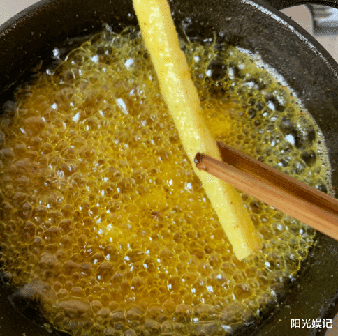 「薯条」自制薯条，直接冷冻还是先焯水？很多人搞错，难怪不酥脆，还油腻