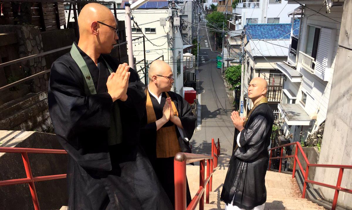 音乐会|“3个和尚”组乐队cos《你的名字》，重现经典桥段、还发了张专辑