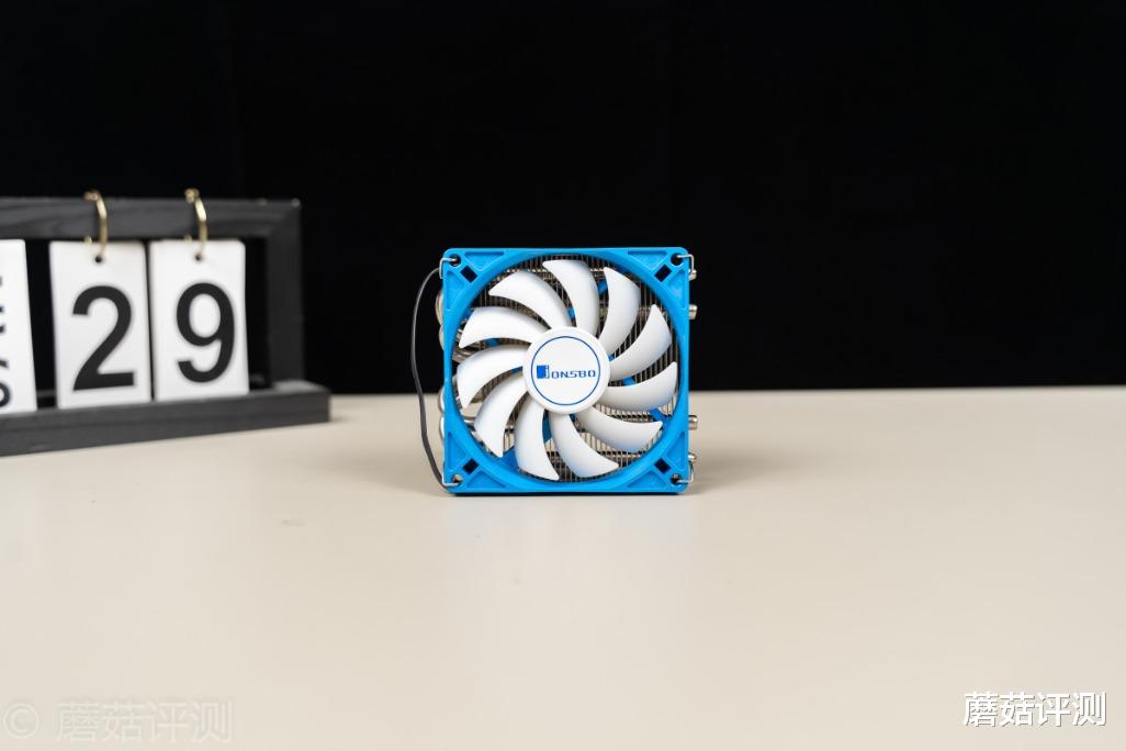 |没有人比蘑菇更懂如何上班摸鱼！打造一款可以上下班提着走的主机。