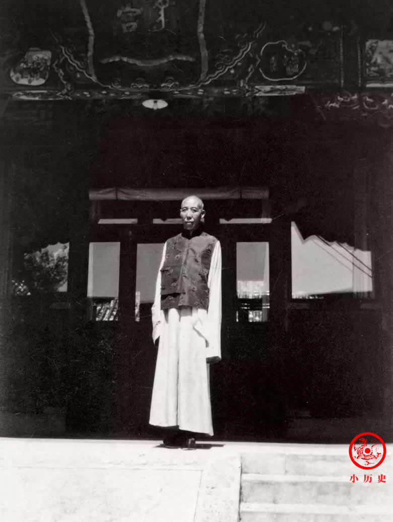 太监|清末民初老照片：紫禁城里的太监和宫女