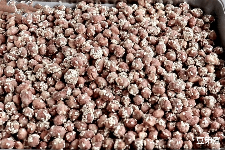 00后|一碗花生，一把芝麻，简单搅一搅，香甜酥脆零添加，秋冬吃特美味