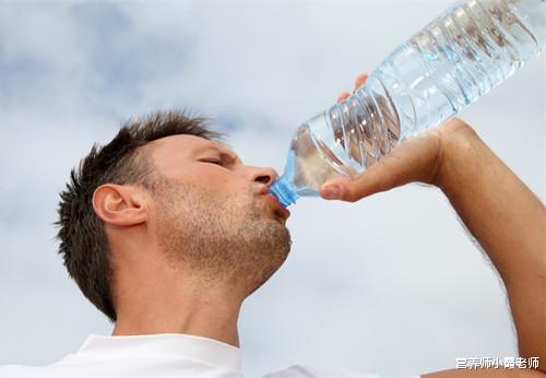 痛风|立秋后，痛风者出现4种迹象，或是肾脏受损了，劝你及时去查一下