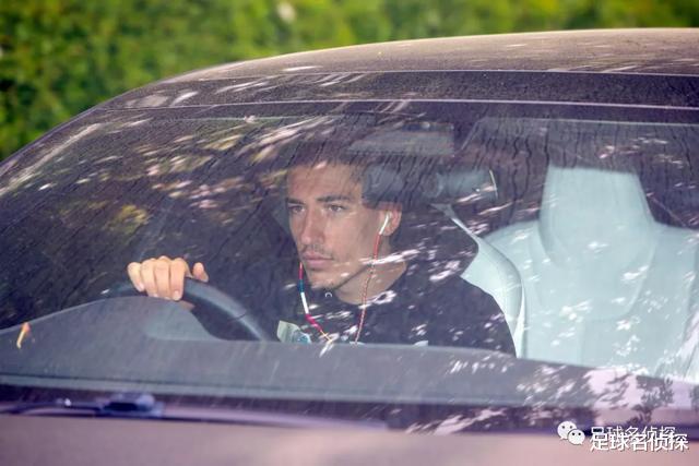 『阿森纳』英媒：阿森纳有意收购里昂中场妖星！喜大普奔：阿森纳队长要续约