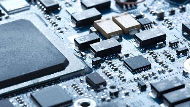 芯片|如何看当初大陆唯一一台7nm光刻机被抵押，千亿级芯片项目停摆？