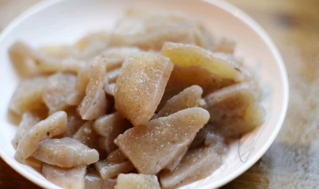 「豆腐」减肥界的\新宠\，躺着吃都能瘦，干了这碗低卡的纯手工减肥美食