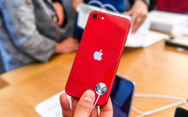 『苹果』苹果突然宣布直降2000元!国产手机猝不及防,一点活路都不给?