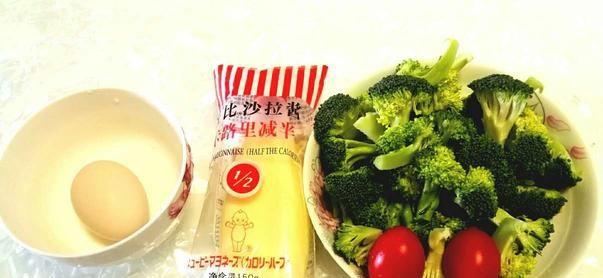 「西兰花」3月，多吃这蔬菜，营养又美味，减掉大肚腩，皮肤不干燥