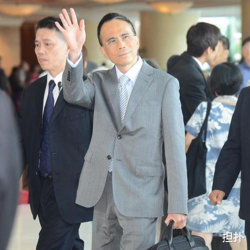 李泽钜|李嘉诚布局英国8年,已经损失了4千亿,大儿子李泽钜成最大输家