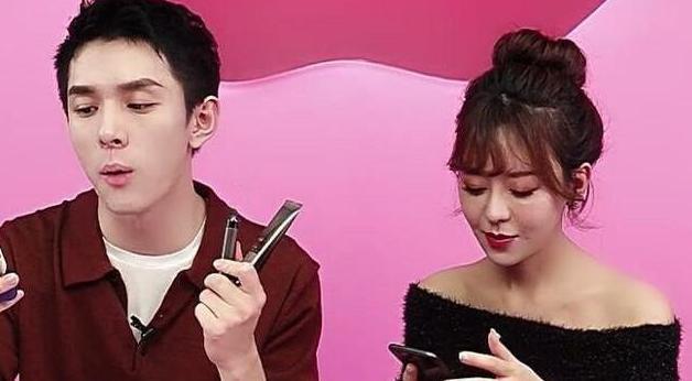 『用药指南』药店有一支乳膏，建议女人用，皮肤越擦越白嫩，关键还不贵