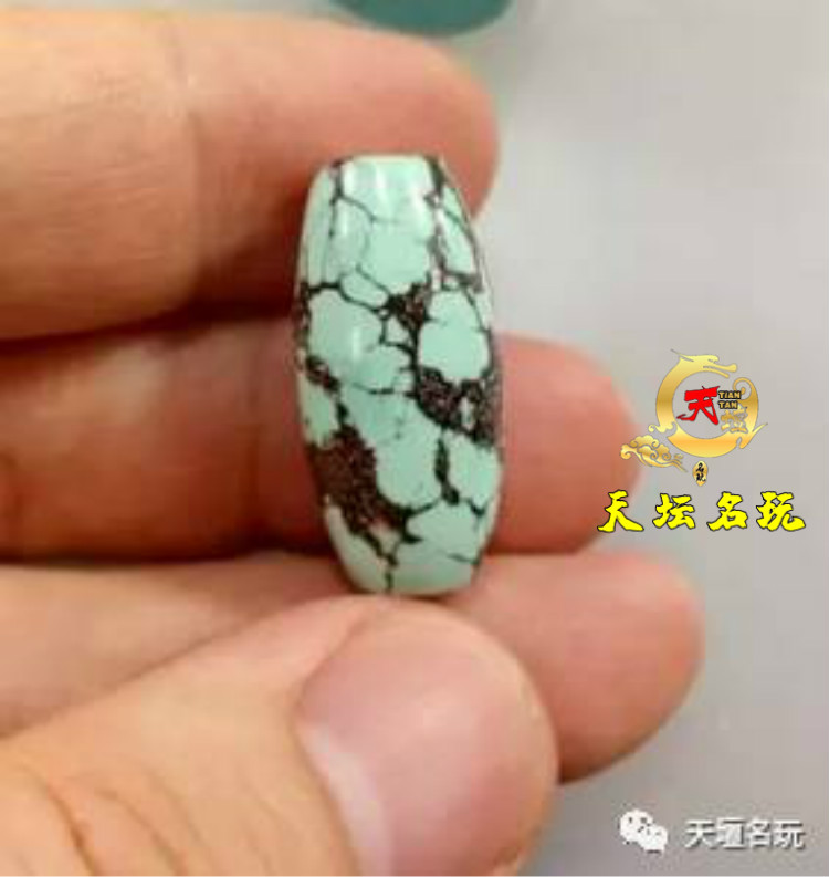 绿松石|名玩实验室-泡水、紫外灯法能鉴别绿松石真假？原来真相大白是这样