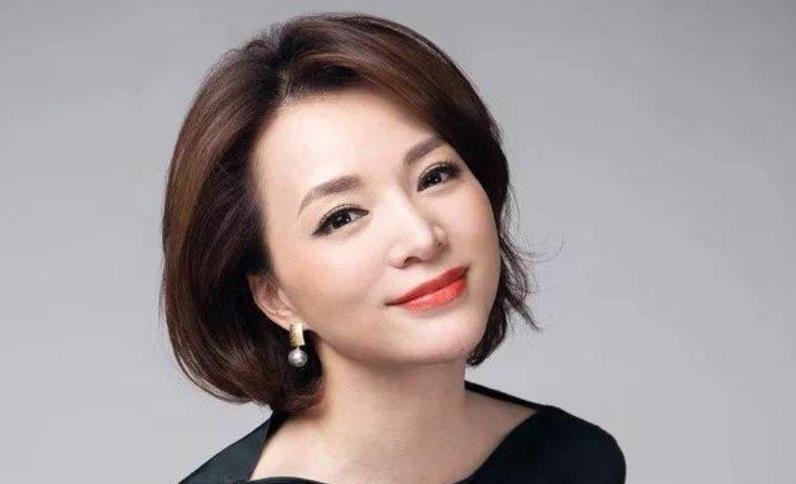 「董卿」儿子是美国国籍就代表不爱国？董卿回应亮了，可这次网友不买账了