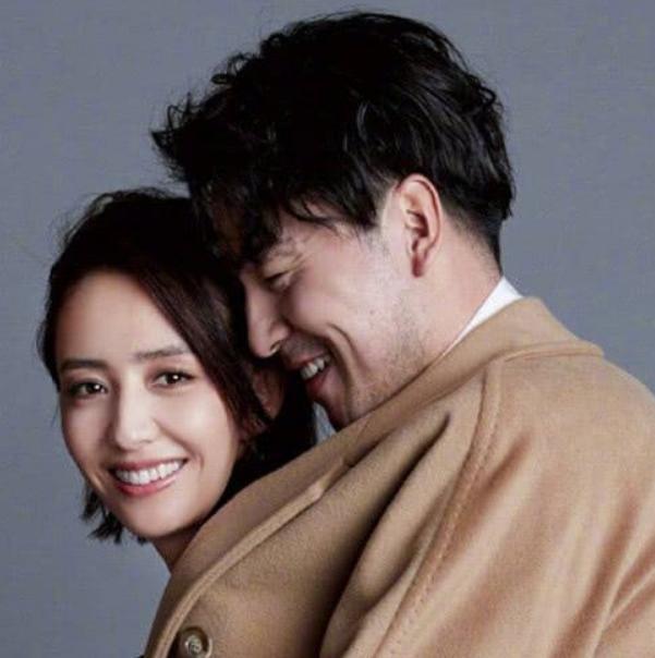 佟丽娅和言承旭民政局被拍?两人出来时手牵手,笑容很甜蜜