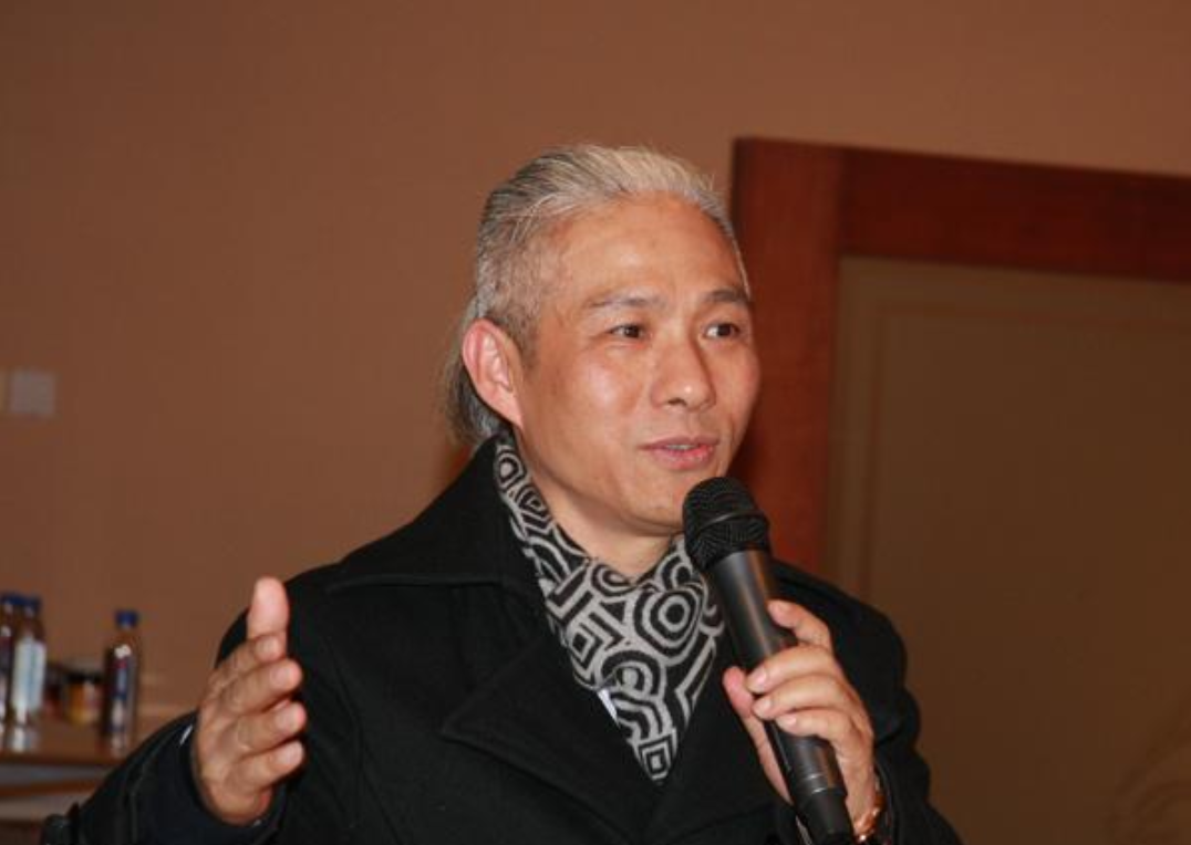 破产|曾是上过春晚的上亿富豪，破产后一夜白头，今靠卖包子扭转人生