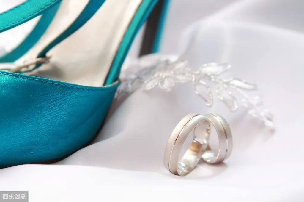 摩羯座@今日起,双鱼欲盼前任,幸福包围;巨蟹失而复得,与旧爱白首到老