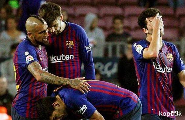 皇家马德里|14人外租回归！皇马这阵容让巴萨看得心碎，齐祖深陷幸福的烦恼