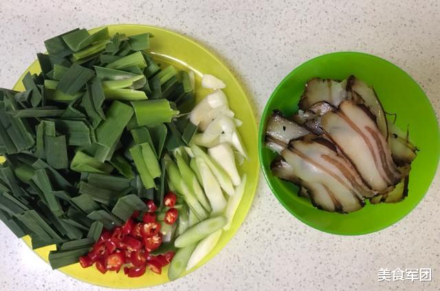 腊肉|这食物是“催老剂”，再想吃也要忍住，很多人把它当美食