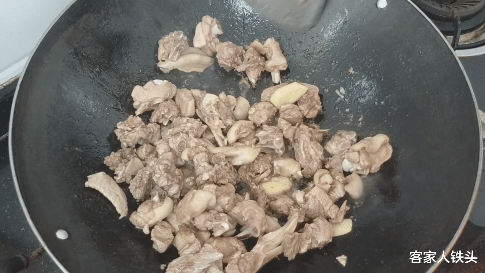 黄皮■客家人百吃不腻的黄皮鸭做法,关键一步做好,清香开胃没一点腥味