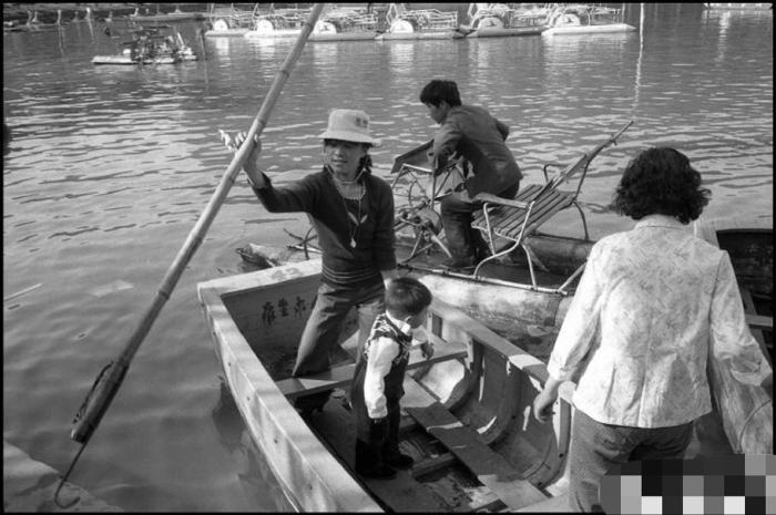 [武汉东湖]老照片：1984年武汉东湖，名副其实的“千湖之城”武汉。