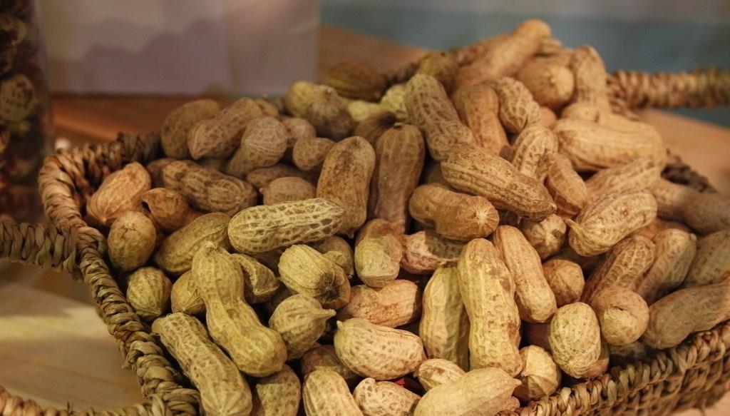 |吃生花生补什么吗?