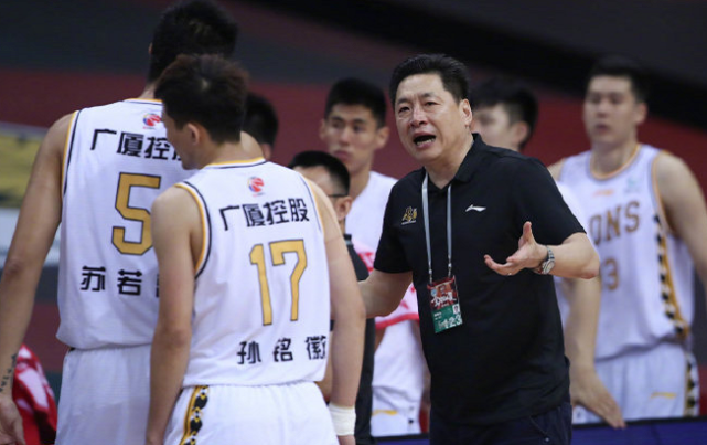 「」CBA再爆冷！广厦92-100广州吞重启后首败，胡金秋空砍27+18