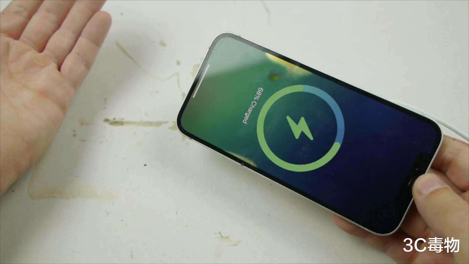 双十一|iPhone12和三星S20耐腐蚀测试：结局反转，果粉又要沸腾了