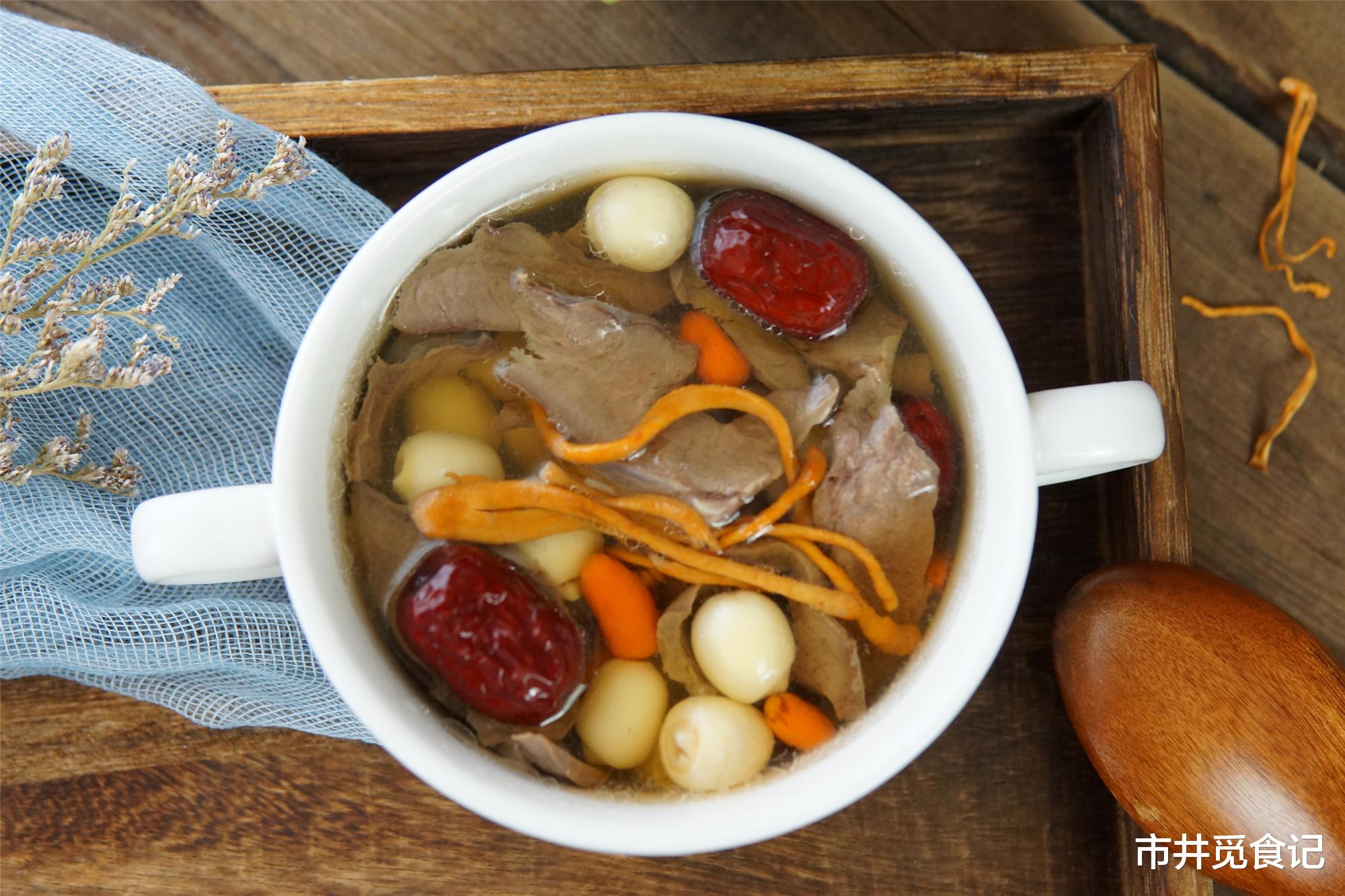 #莲子#立夏将至，饮食记得“夏养心”，别忘让家人喝这汤，顺利过夏天