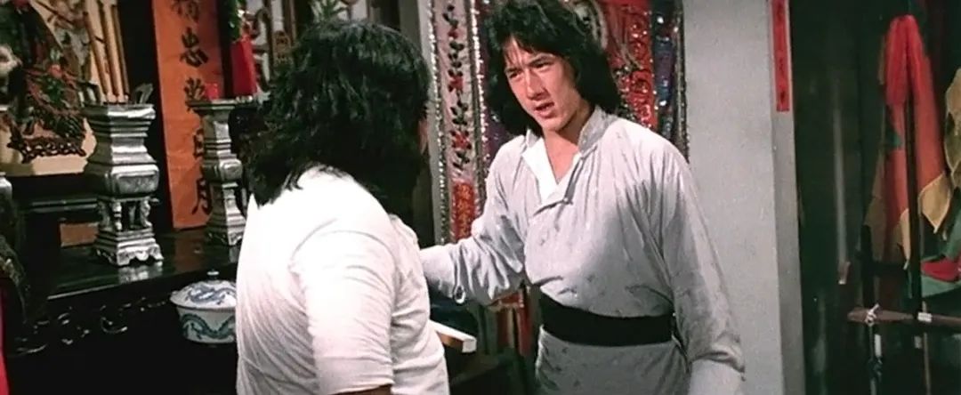 成龙▲40年前,香港第一部票房过千万的大片,成龙一个镜头NG120次