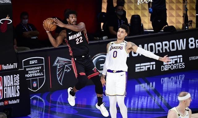 湖人队|19+6，19+3，湖人输球夜却获2大惊喜，沃格尔也找到取胜之匙