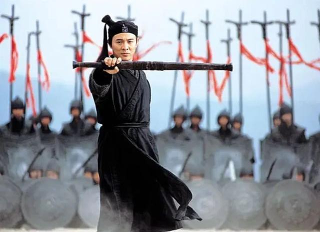 李连杰|陈道明梁朝伟作配，众星拱月般捧出李连杰，从此开启中国大片时代