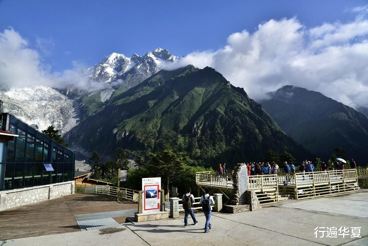 『海螺沟』我国唯一的冰山森林公园，一山有四季，十里不同天，堪称人间仙境