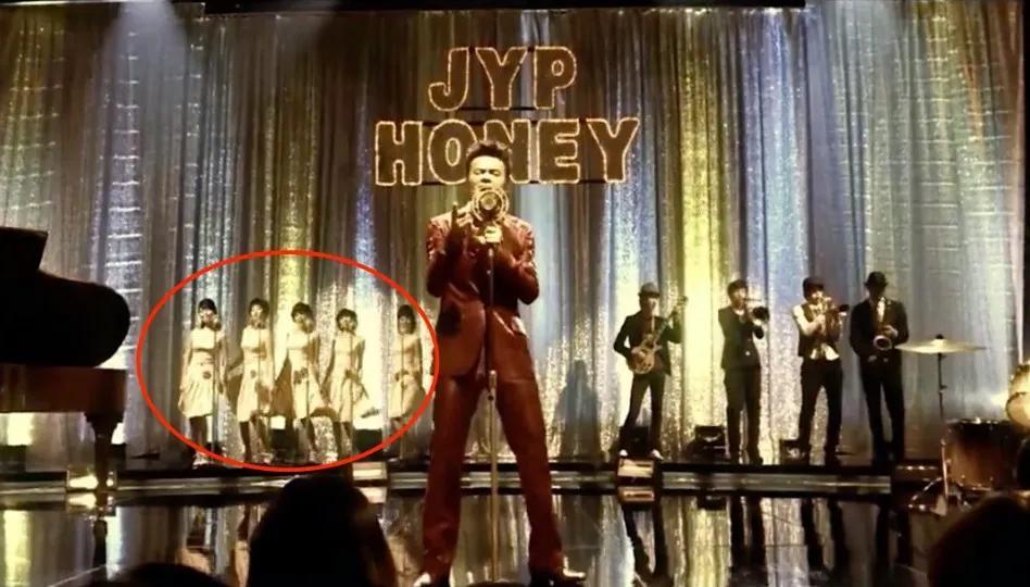 mv|这还是金希澈女友吗？！全团cos铠甲勇士，这也太尴尬了吧…