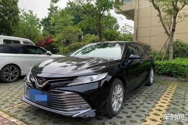 『丰田凯美瑞』丰田凯美瑞提车记，车主：省心省油，大家看看我的价格买贵了吗？