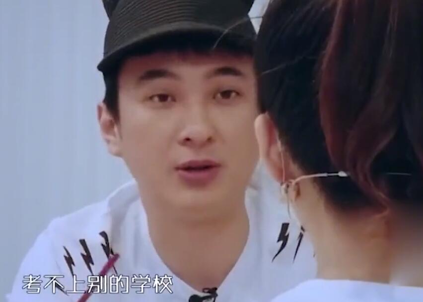 王思聪▲网红女神被怼大型场面 王思聪：你觉得我需要长得帅吗？我这么有钱
