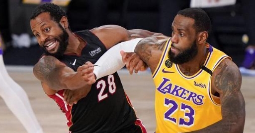 勒布朗·詹姆斯|对阵热火G4,为何基德会把詹姆斯拉到替补席用电脑看录像呢?