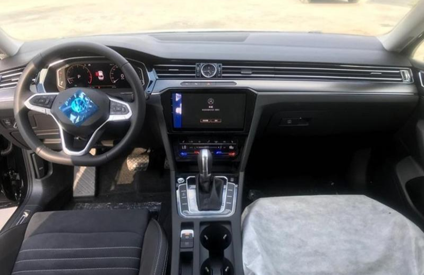 大众汽车|大众真扛不住了！18.69万跌到14.49万，油耗5.8，后悔买雅阁了