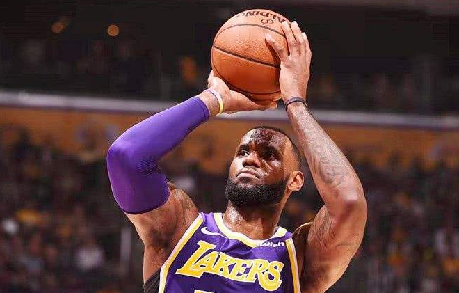 [勒布朗·詹姆斯]美媒重播16年骑勇G7大战，回顾詹姆斯封神数据，他比欧文更配FMVP