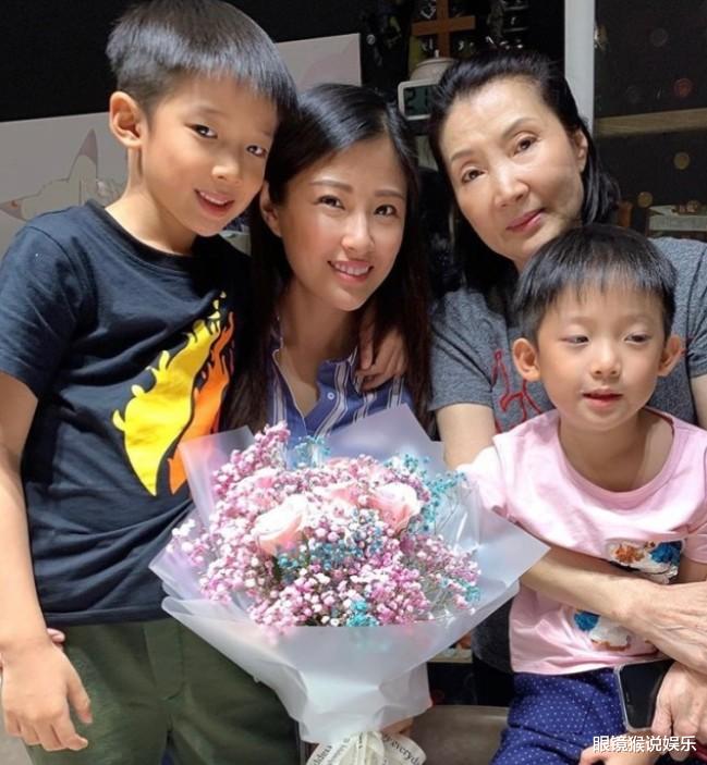 洪金宝|洪金宝前妻为孙子庆生，独居29年不婚，颜值不输高丽虹