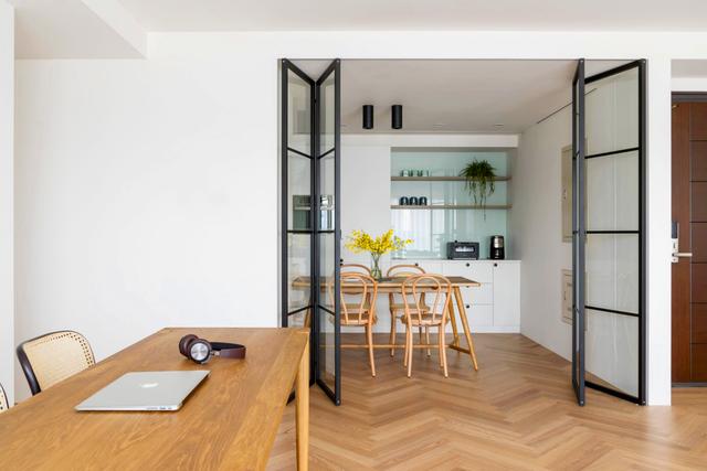 莫兰迪|一进门就是客厅，装修成她家的样子，品质不输任何人，宽敞又明亮