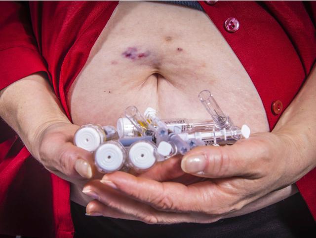 『糖尿病』糖尿病患者,一日三餐做到“三不要,两坚持”,血糖不会添麻烦