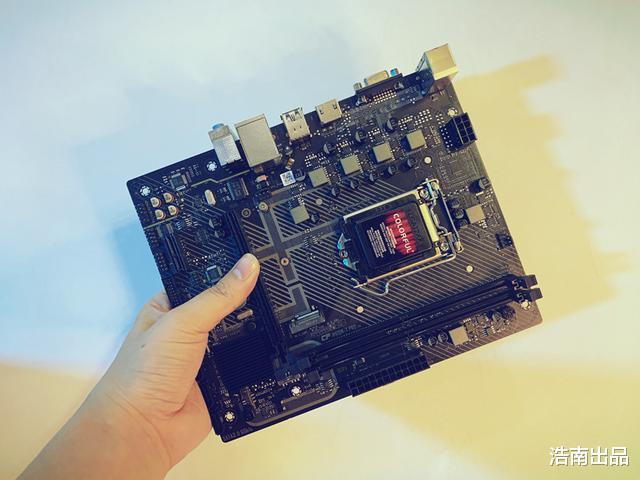 翻新机|3000元装一台让朋友羡慕的电脑，炫酷外观下，也能很实用！