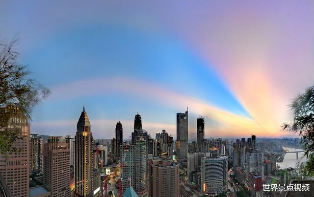 「重庆」我国不适合自驾游的城市,但却非常适合穷游,景点几乎都免费