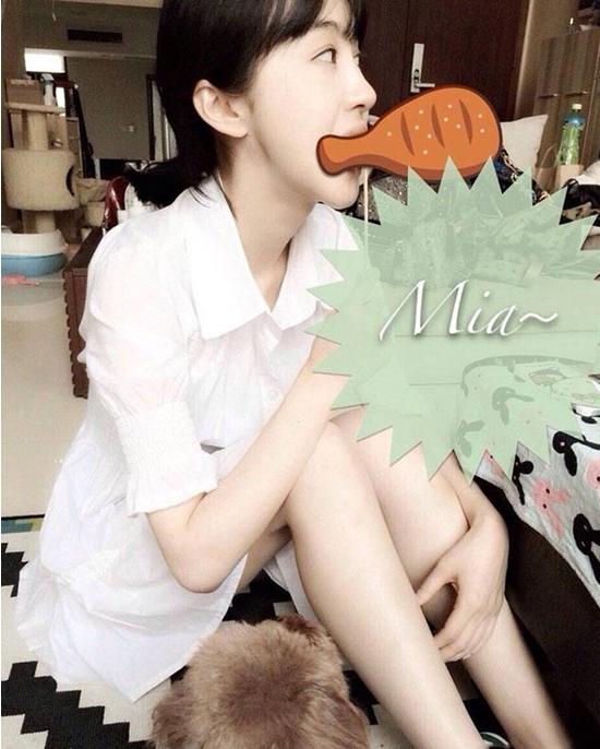 『地板』走进李菲儿住的豪宅,客厅杂物也太多了,跟个杂物房没区别