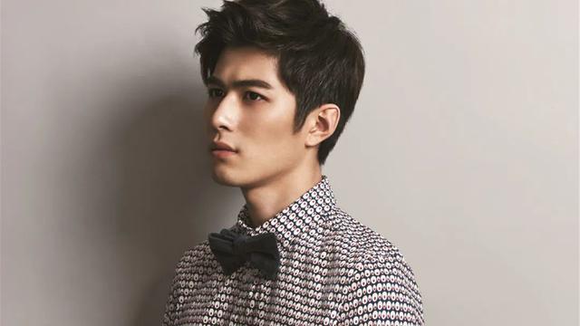 陈学冬▲陈学冬爸爸:抛弃7岁的儿子再娶,儿子成明星拒养后妈和异母兄弟