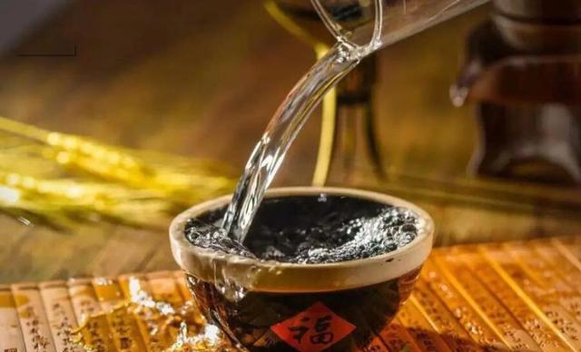 肝脏：一天一杯“白酒”的人，一年后发生了什么？现在知道还不晚